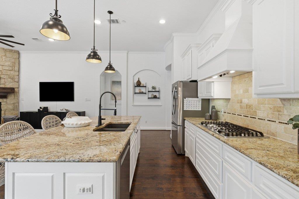 201 Maxwell Way 6